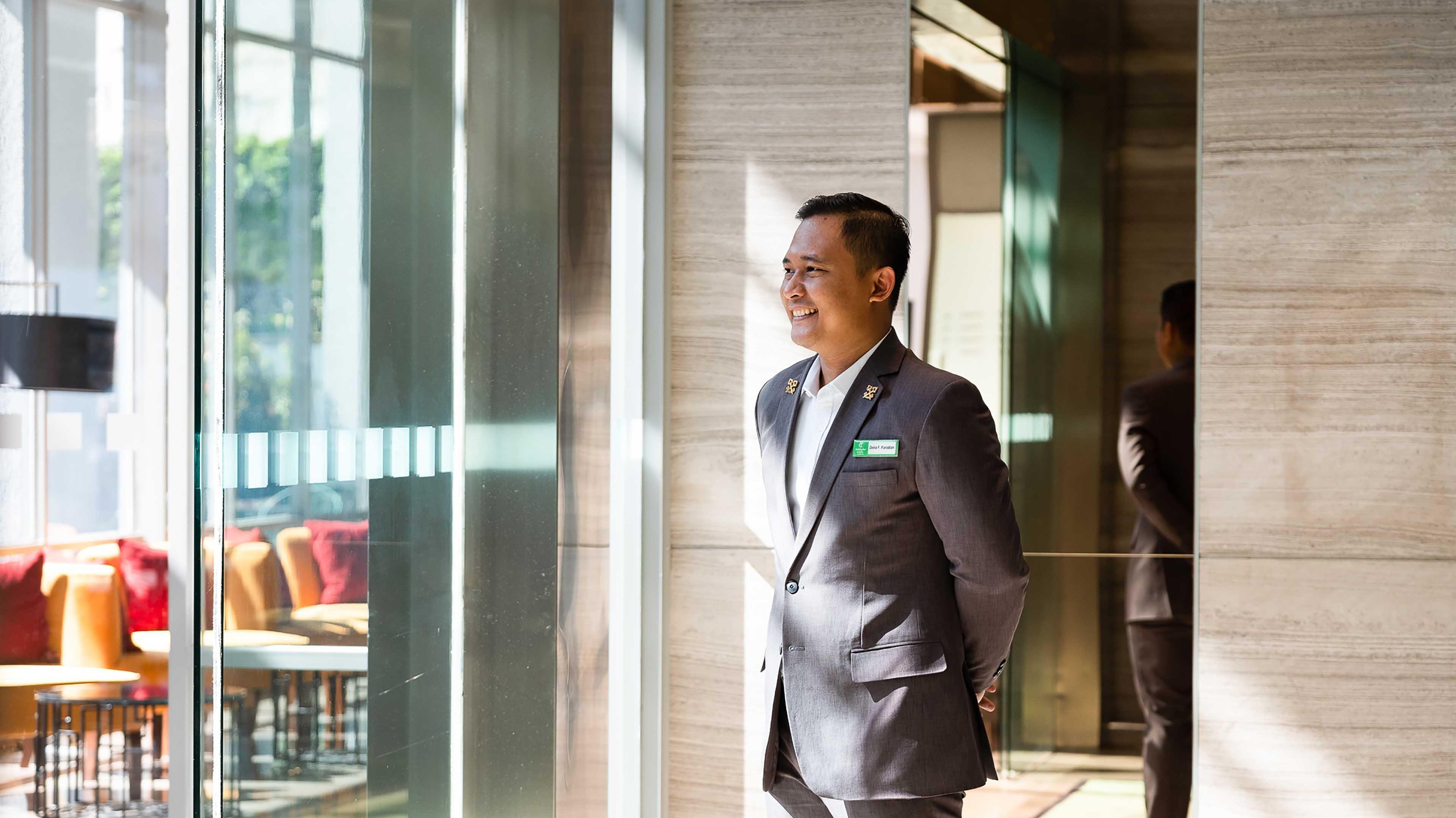 Hotel & Gajah Mada By Ihg Jakarta