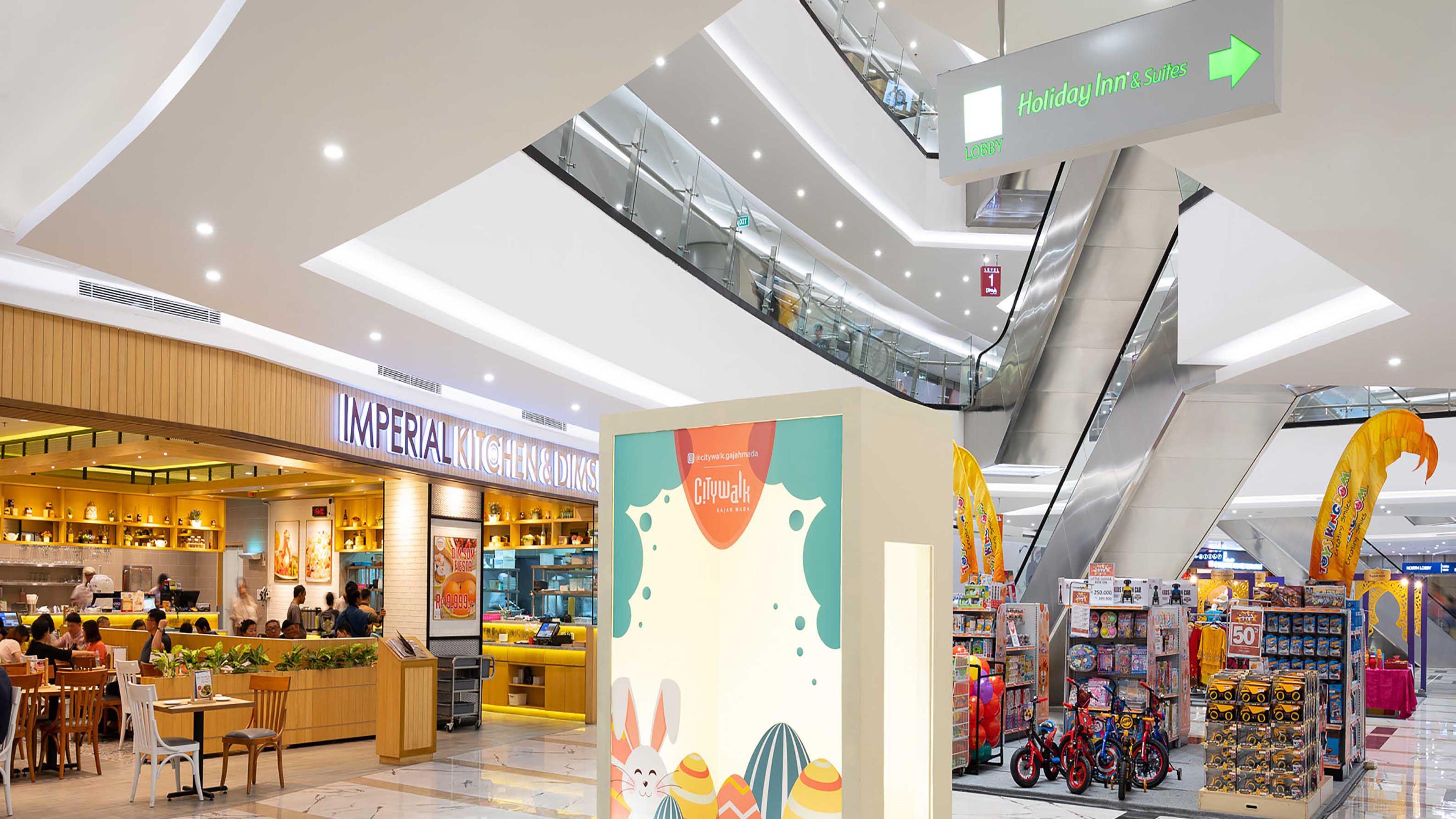 Hotel & Gajah Mada By Ihg Jakarta